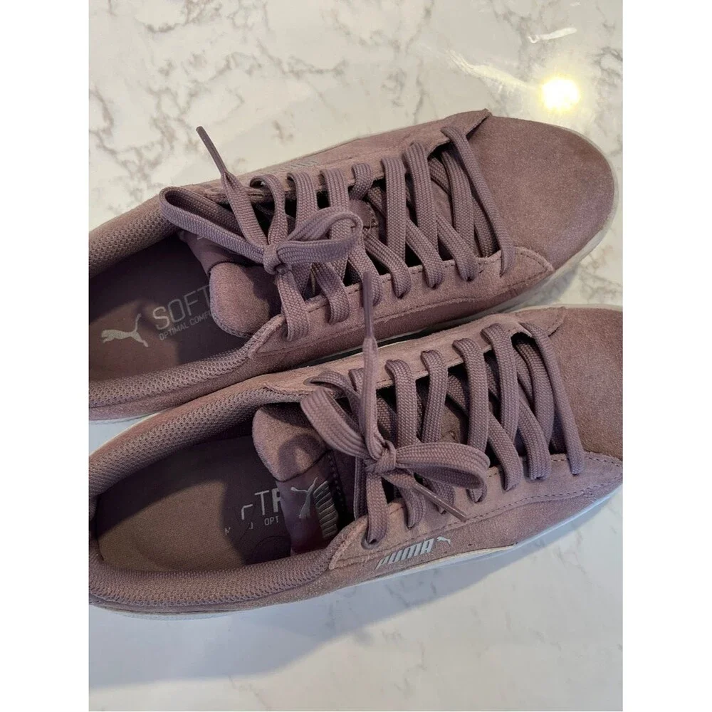 Puma Women's Suede Sneakers in Dusty Rose with White Formstrip, size 7